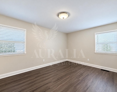 4800 Sweetbriar Drive - Photo Thumbnail 35