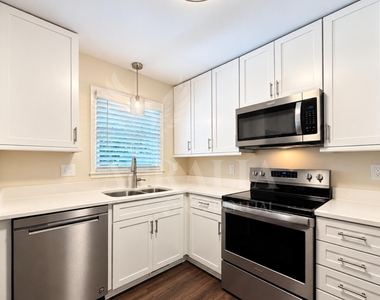 4800 Sweetbriar Drive - Photo Thumbnail 11
