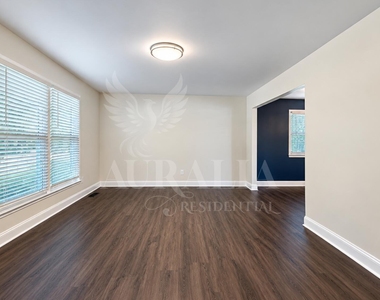 4800 Sweetbriar Drive - Photo Thumbnail 5