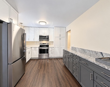 4800 Sweetbriar Drive - Photo Thumbnail 9