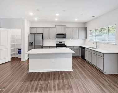 5106 Cambrey Drive - Photo Thumbnail 5