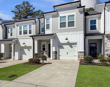 5106 Cambrey Drive - Photo Thumbnail 2