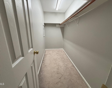 1630 Oxford Road - Photo Thumbnail 11