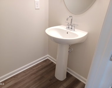1009 Depot Drive - Photo Thumbnail 6