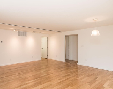 411 Jefferson Street - Photo Thumbnail 9