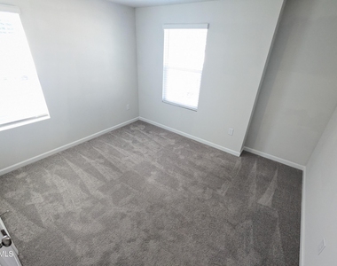 3025 Castle Loch Lane - Photo Thumbnail 17