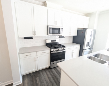3025 Castle Loch Lane - Photo Thumbnail 7