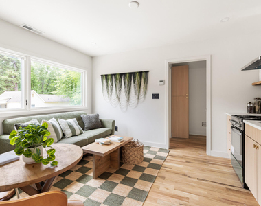 418 E Hammond Street - Photo Thumbnail 38