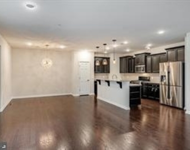 720 Sun Valley Court - Photo Thumbnail 10