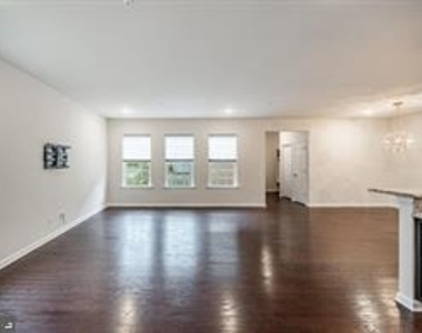 720 Sun Valley Court - Photo Thumbnail 7