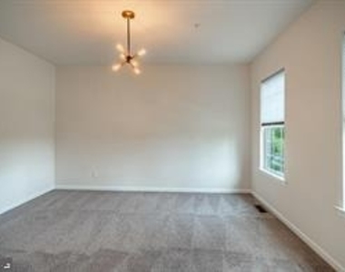 720 Sun Valley Court - Photo Thumbnail 3