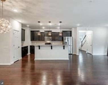 720 Sun Valley Court - Photo Thumbnail 15