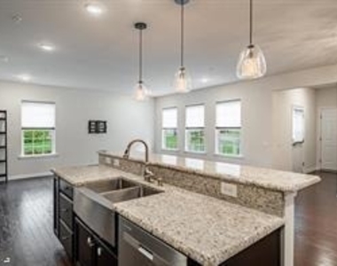 720 Sun Valley Court - Photo Thumbnail 13
