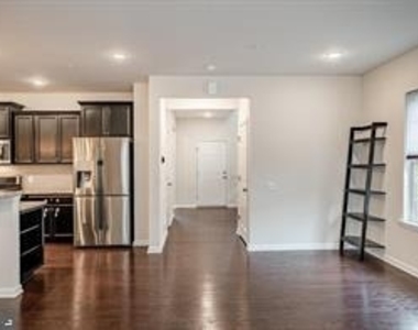 720 Sun Valley Court - Photo Thumbnail 8