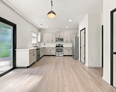 129 Zulabelle Court - Photo Thumbnail 2