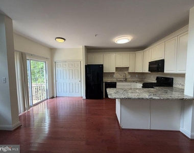 219 Tall Pines Drive - Photo Thumbnail 2