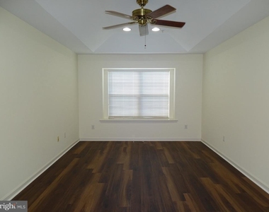 219 Tall Pines Drive - Photo Thumbnail 9