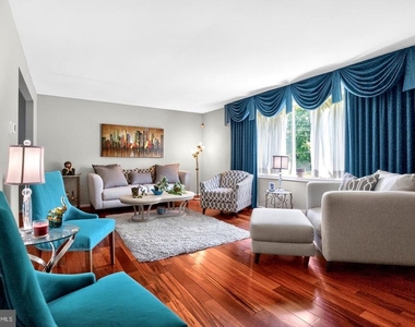 2 Merry Dell Drive - Photo Thumbnail 6