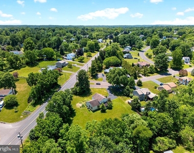 2 Merry Dell Drive - Photo Thumbnail 3