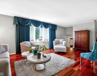 2 Merry Dell Drive - Photo Thumbnail 7