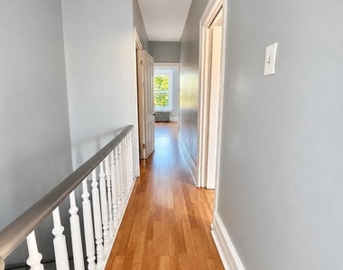 131 Tyler Street - Photo Thumbnail 4