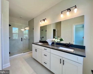 805 Shay Court - Photo Thumbnail 22