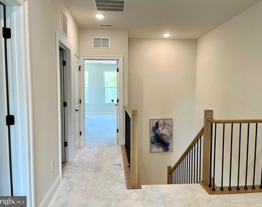 805 Shay Court - Photo Thumbnail 17
