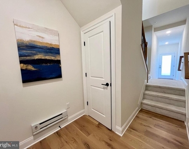 805 Shay Court - Photo Thumbnail 13