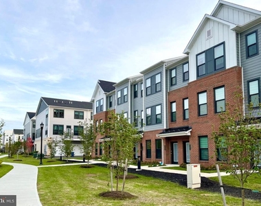 805 Shay Court - Photo Thumbnail 36