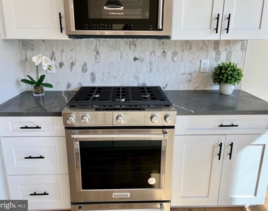 805 Shay Court - Photo Thumbnail 8