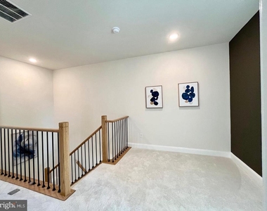 805 Shay Court - Photo Thumbnail 15