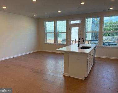 1211 Parker Boulevard - Photo Thumbnail 13