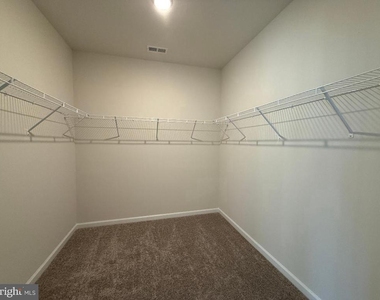 1211 Parker Boulevard - Photo Thumbnail 10