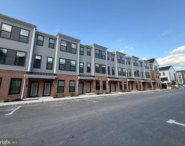 1211 Parker Boulevard - Photo Thumbnail 11