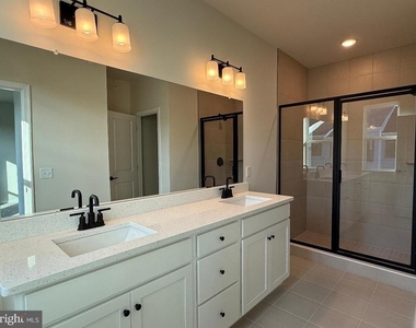 1211 Parker Boulevard - Photo Thumbnail 5