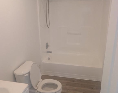 632 N Broad Street - Photo Thumbnail 6