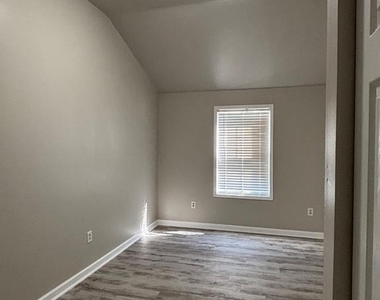 36 Overington Avenue - Photo Thumbnail 17
