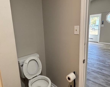36 Overington Avenue - Photo Thumbnail 23