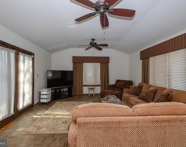 101 Garfield Avenue - Photo Thumbnail 14