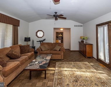 101 Garfield Avenue - Photo Thumbnail 13