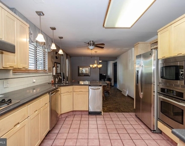 101 Garfield Avenue - Photo Thumbnail 9