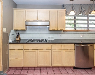 101 Garfield Avenue - Photo Thumbnail 10