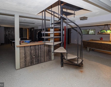 101 Garfield Avenue - Photo Thumbnail 33