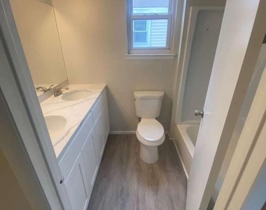 32-5 Florence Tollgate Place - Photo Thumbnail 5