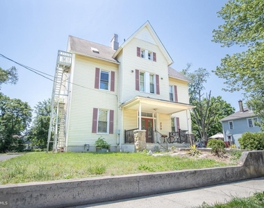 239 Vine Street - Photo Thumbnail 1