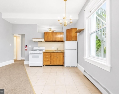 239 Vine Street - Photo Thumbnail 3