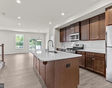 60 Rosemary Way - Photo Thumbnail 6