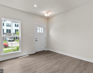 60 Rosemary Way - Photo Thumbnail 4