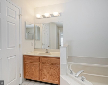 6404 Baltimore Drive - Photo Thumbnail 29