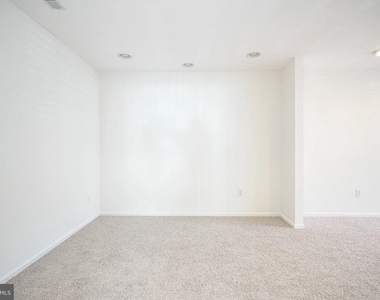 6404 Baltimore Drive - Photo Thumbnail 13